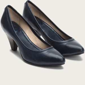 Frye Navy Blue Regina Pumps- size 10